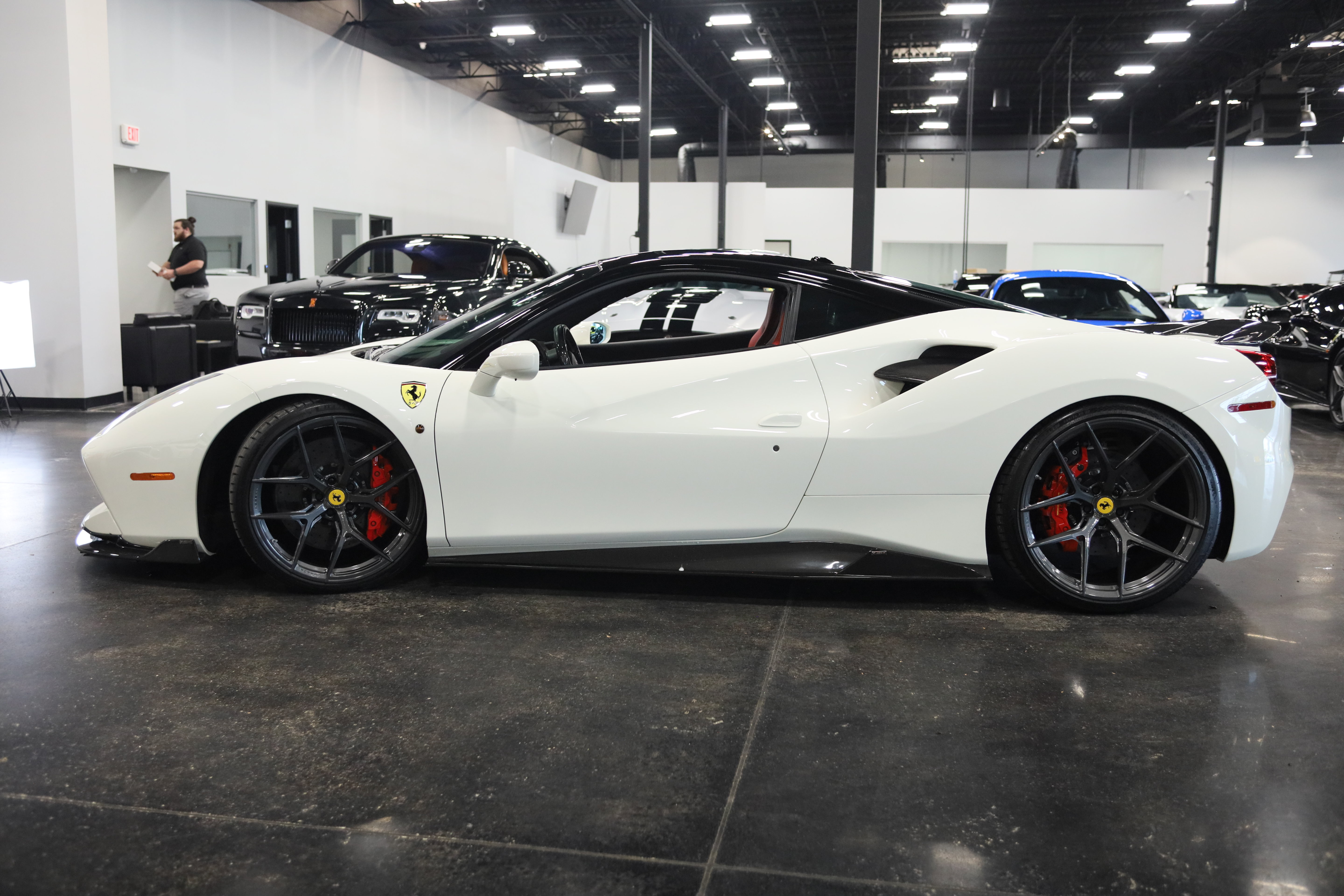 Used 2018 Ferrari 488 GTB RWD image 9