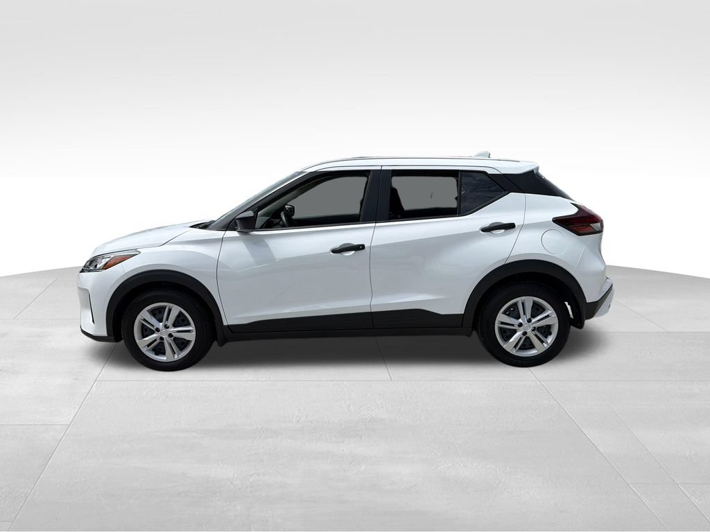 Certified 2025 Nissan Kicks Play S FWD image 4