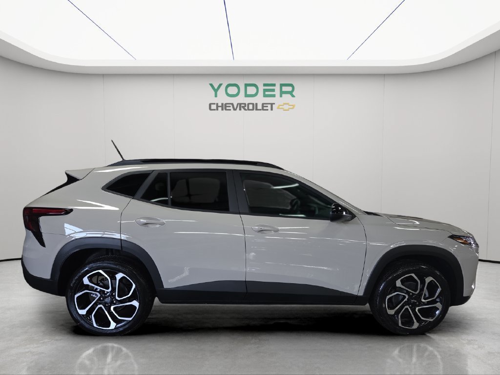 New 2026 Chevrolet Trax RS w/ Driver Confidence Package FWD image 4