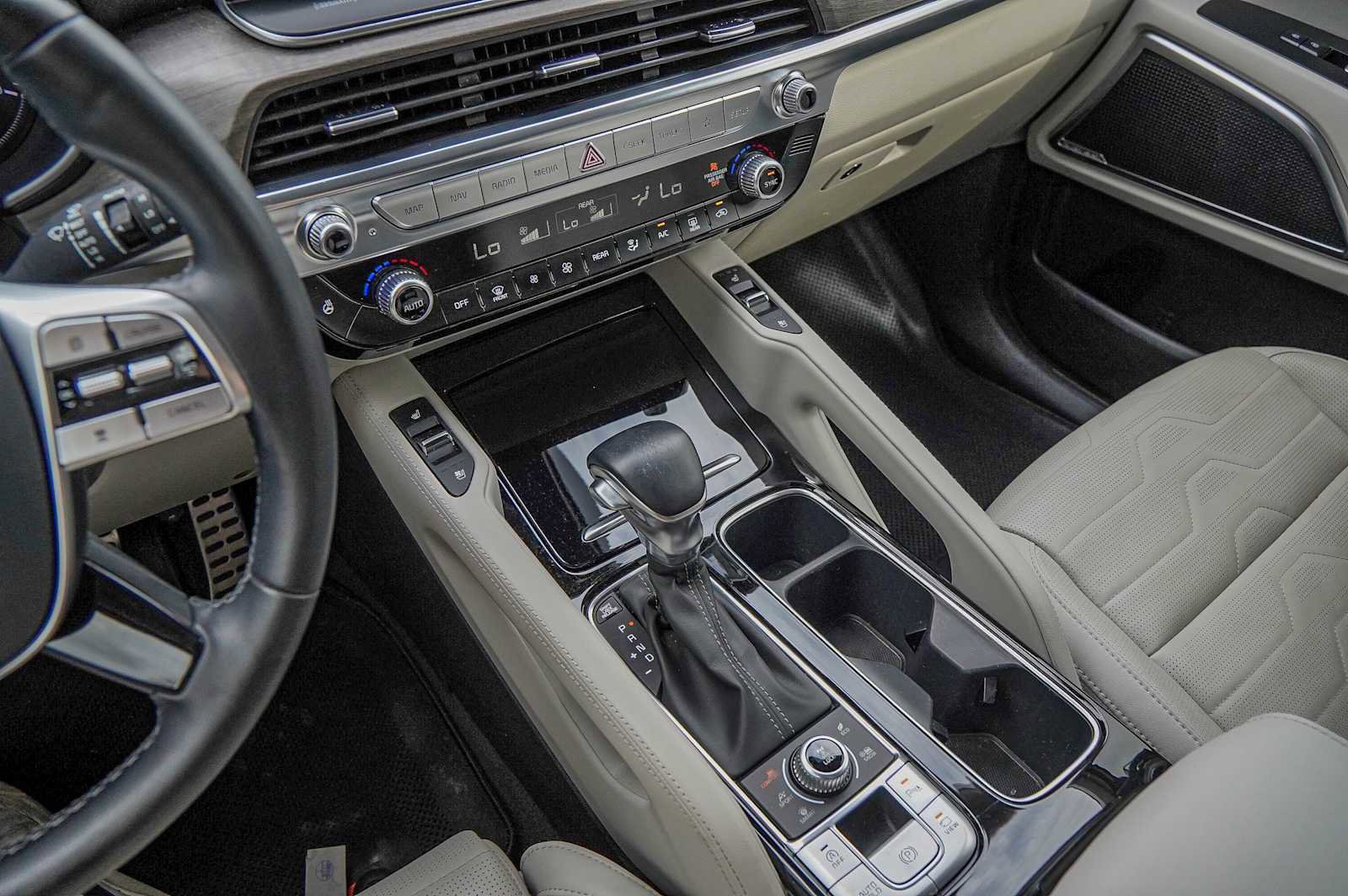 Certified 2022 Kia Telluride SX w/ SX Prestige Package image 18