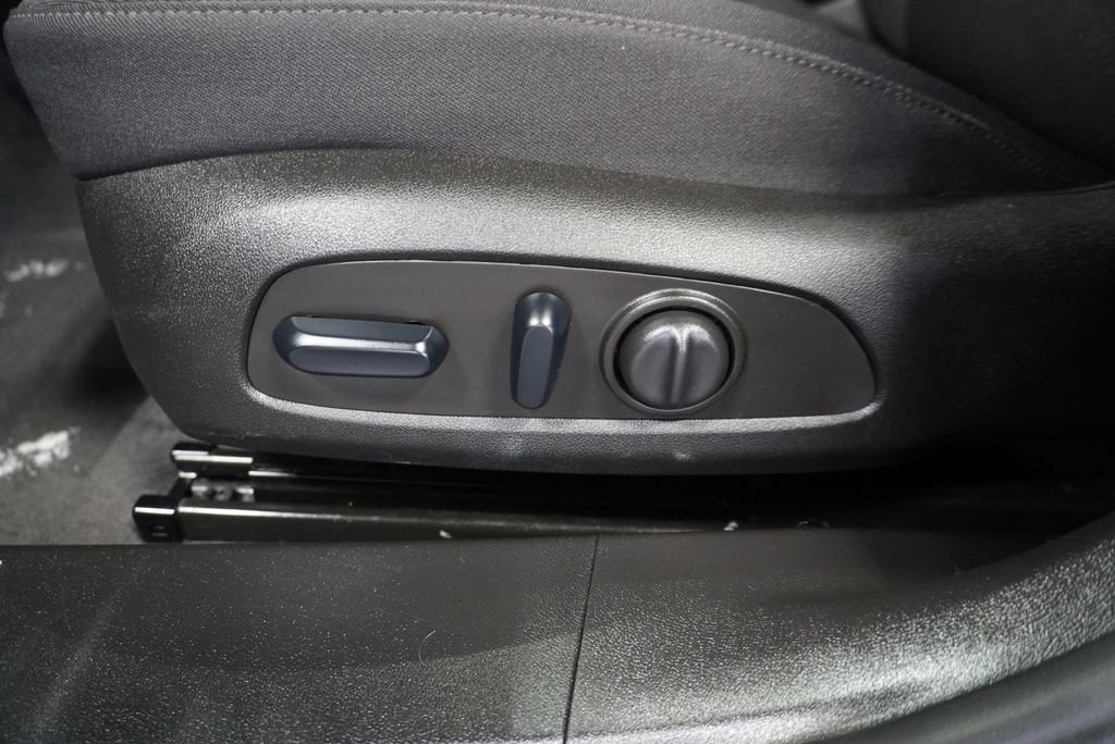 Used 2024 Chevrolet Malibu LT w/ Midnight Edition image 13