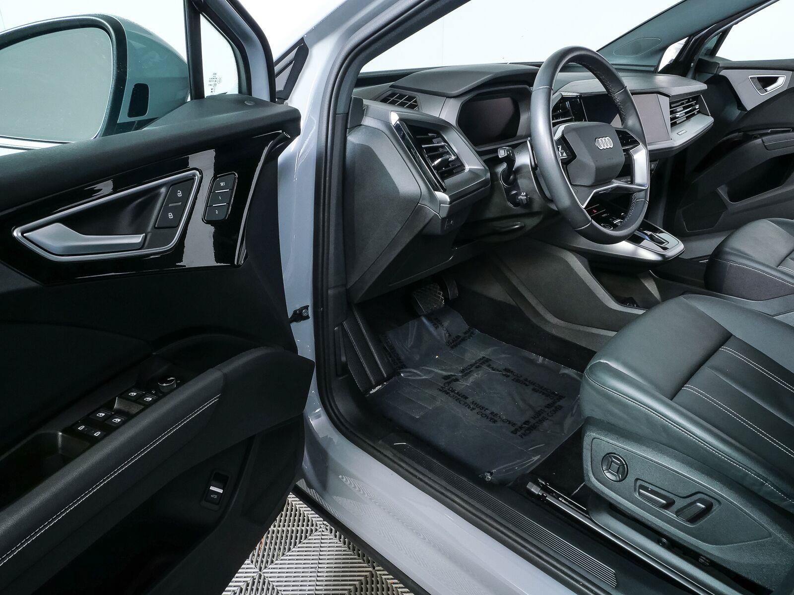Used 2024 Audi Q4 e-tron Premium w/ Convenience Package RWD image 7