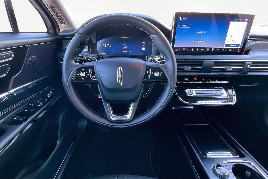 Used 2025 Lincoln Corsair Reserve image 5