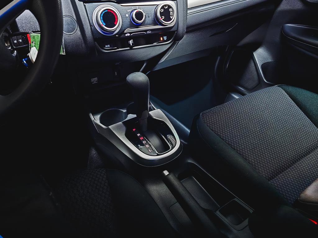 Used 2020 Honda Fit LX image 29