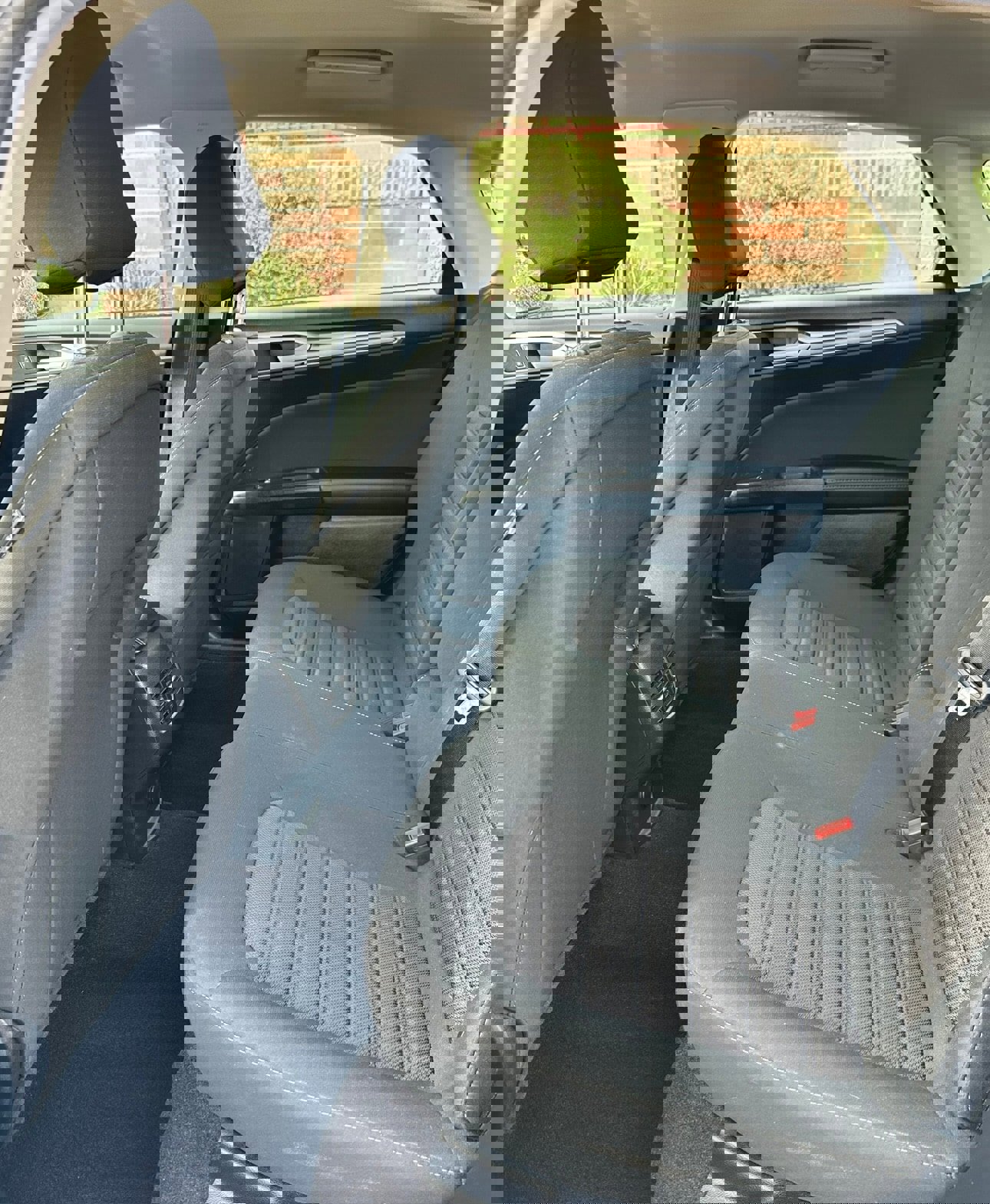 Used 2020 Ford Fusion SE image 6