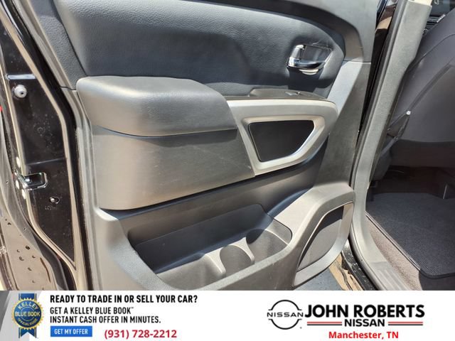 Used 2024 Nissan Titan SV RWD image 11