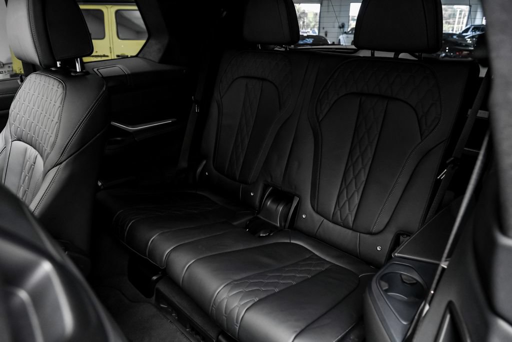 Used 2024 BMW ALPINA XB7 AWD/4WD image 38