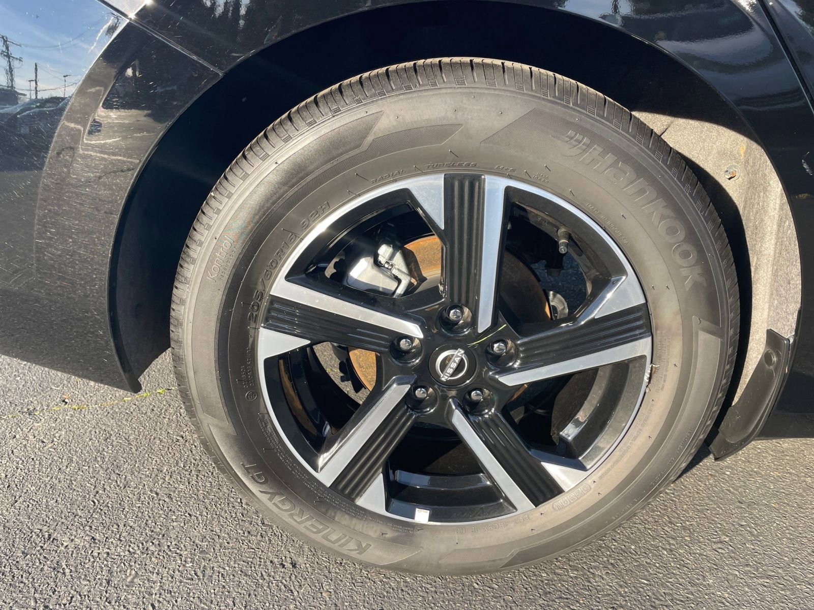 Used 2025 Nissan Sentra SV image 30