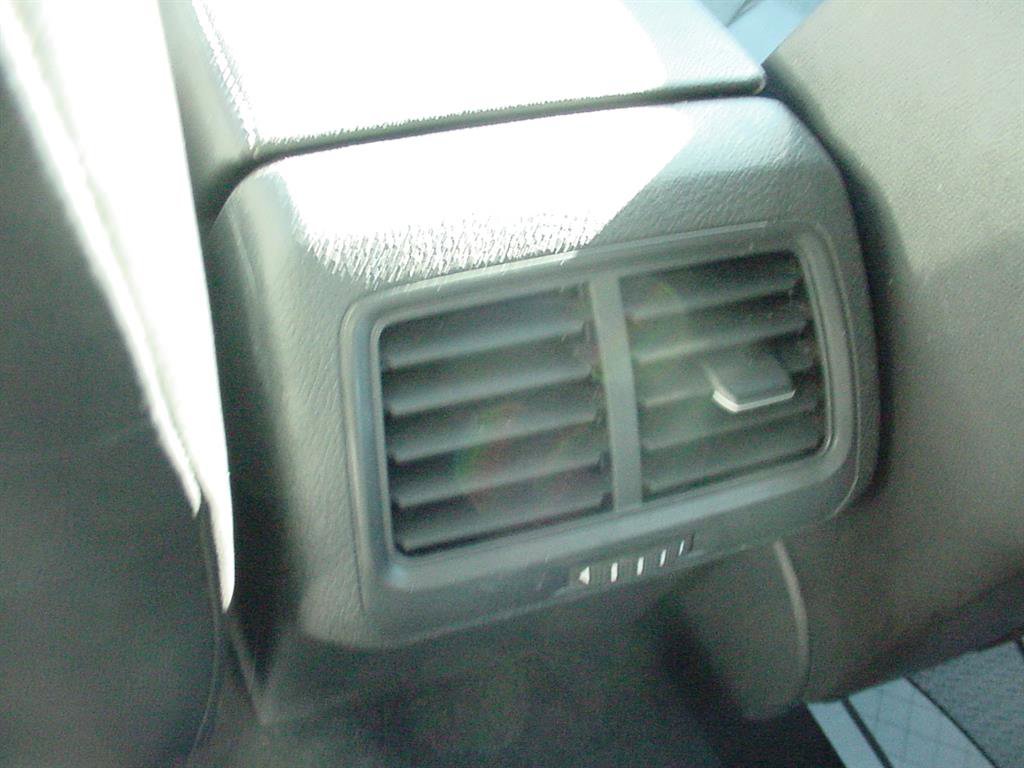 Used 2015 Volkswagen Golf SE image 29