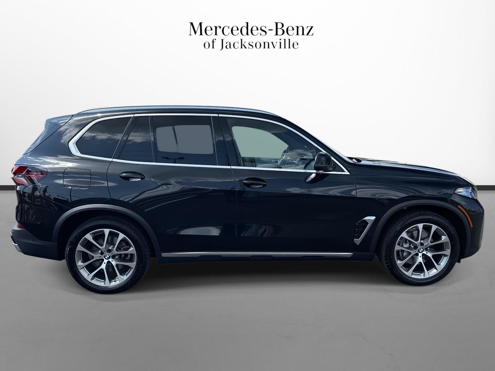 Used 2025 BMW X5 xDrive40i w/ Premium Package AWD/4WD image 2