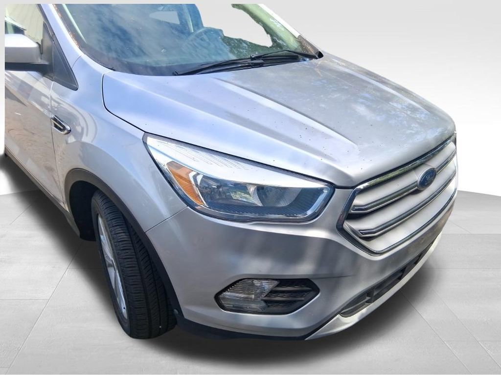 Used 2017 Ford Escape SE FWD image 13