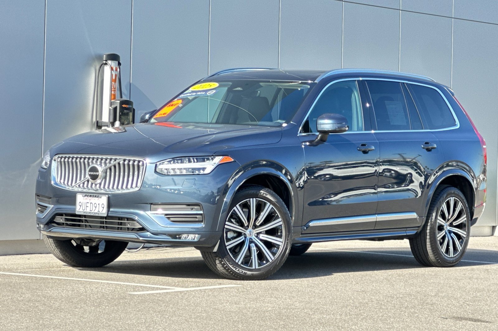 Certified 2025 Volvo XC90 B5 Core w/ Protection Package Premier image 1