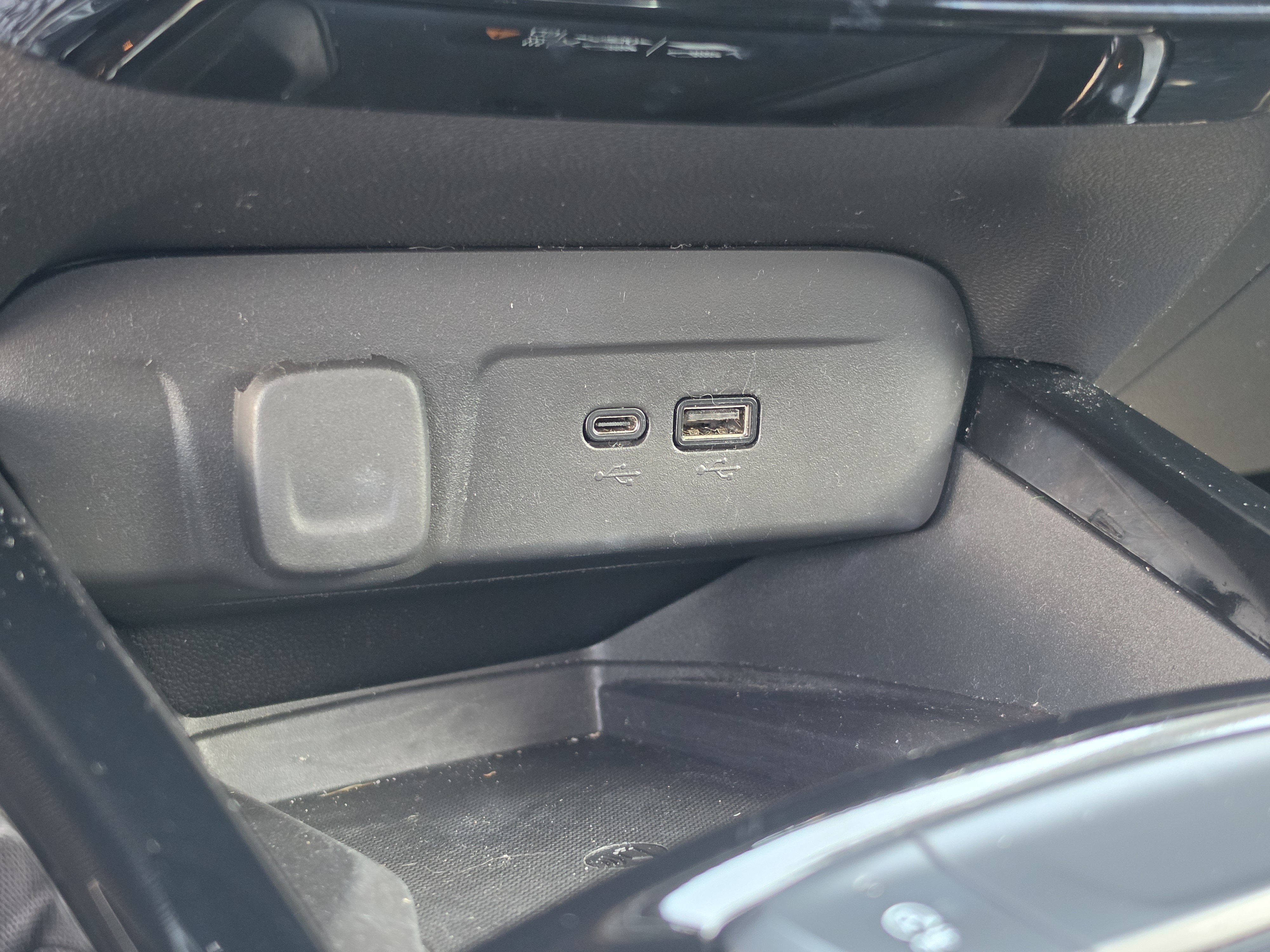 Certified 2024 Chevrolet Trax LT w/ Sunroof Package FWD image 25