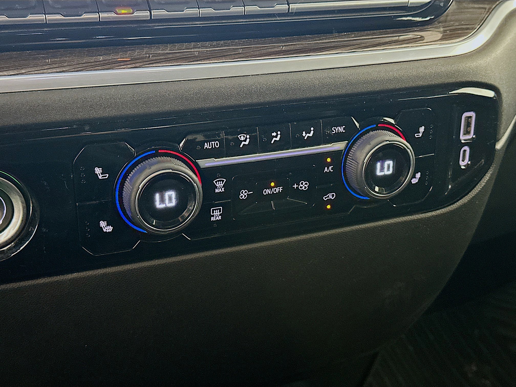 Used 2022 Chevrolet Silverado 1500 LT image 24