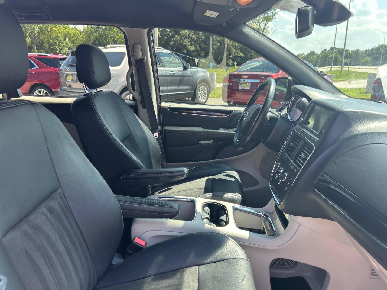 Used 2020 Dodge Grand Caravan SXT FWD image 26