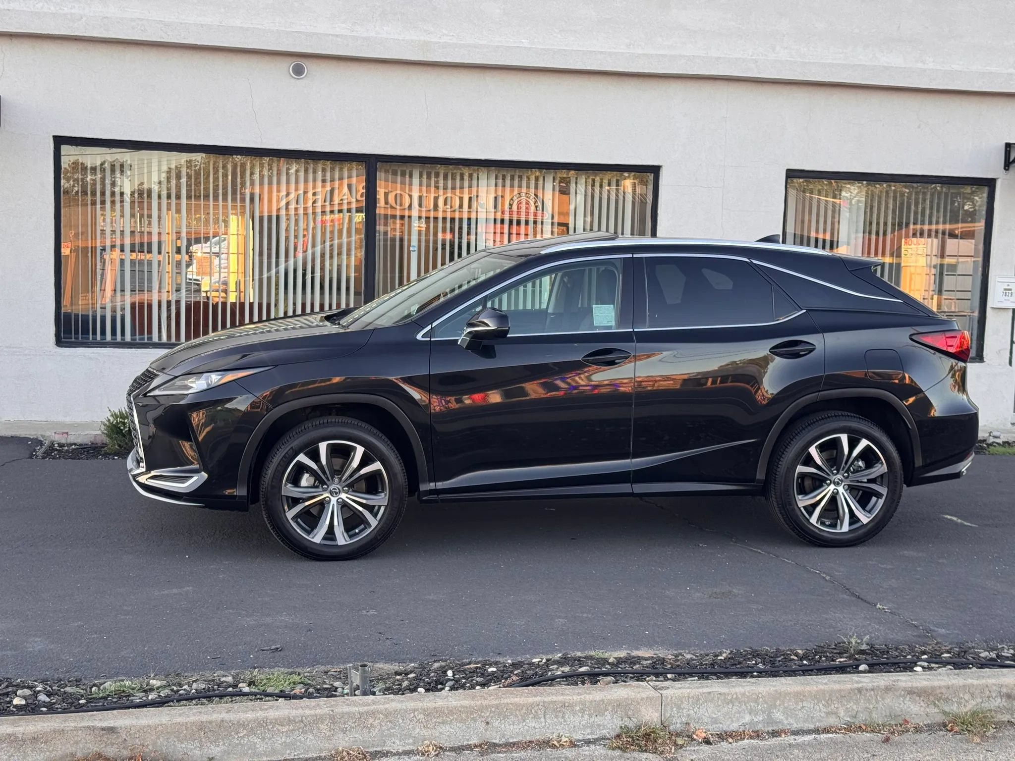 Used 2022 Lexus RX 350 FWD w/ Premium Package image 3