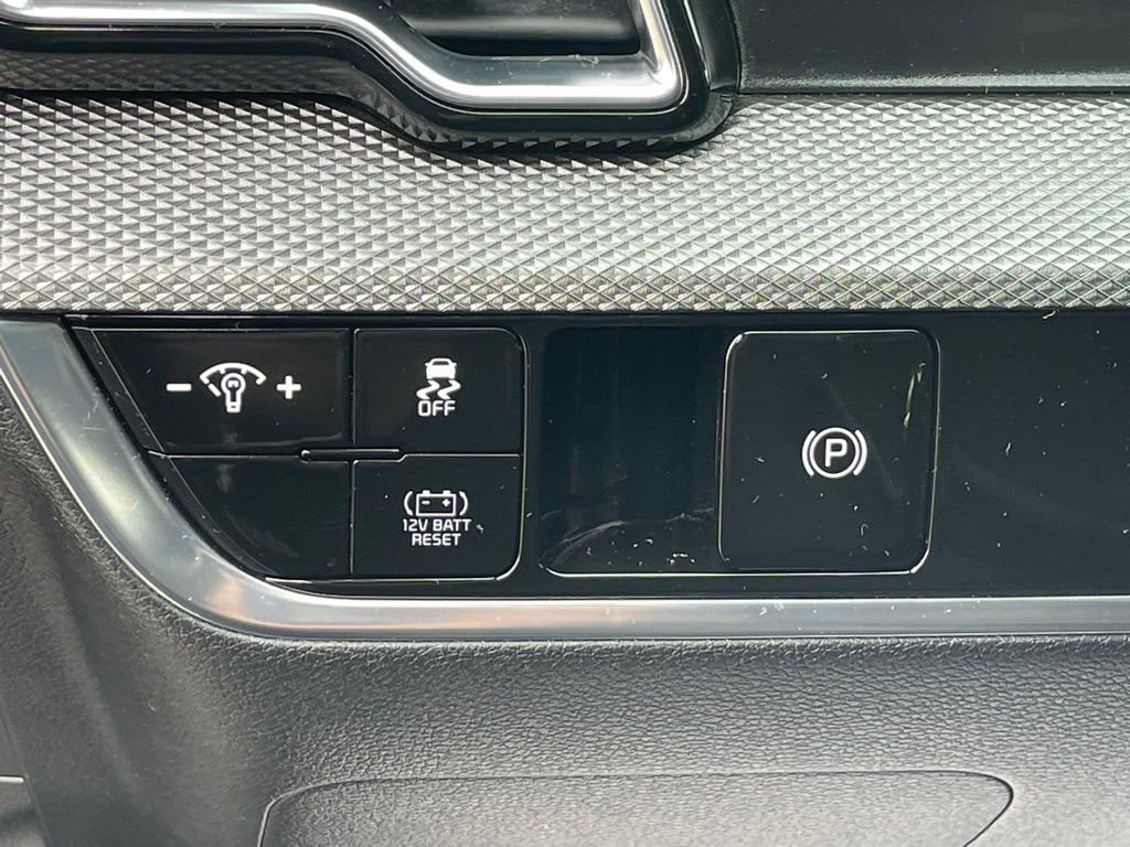 Certified 2023 Kia Sportage LX image 28