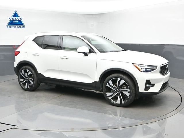 Used 2024 Volvo XC40 B5 Plus w/ Climate Package
