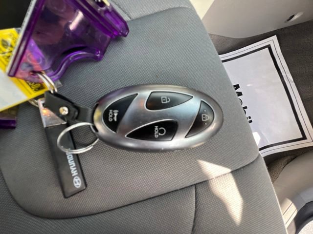Used 2025 Hyundai Elantra SEL FWD image 37