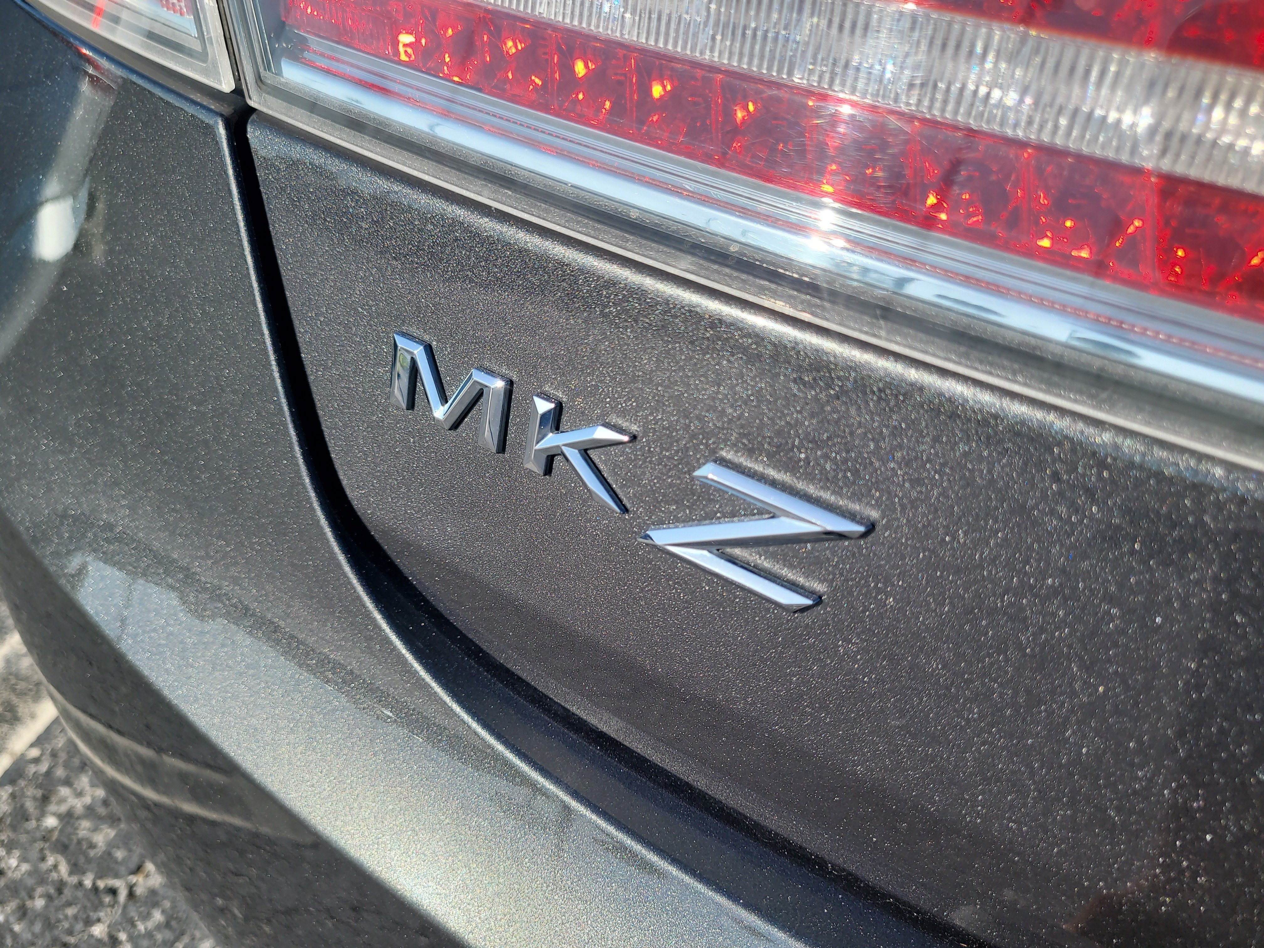 Used 2020 Lincoln MKZ w/ Convenience Package FWD image 11