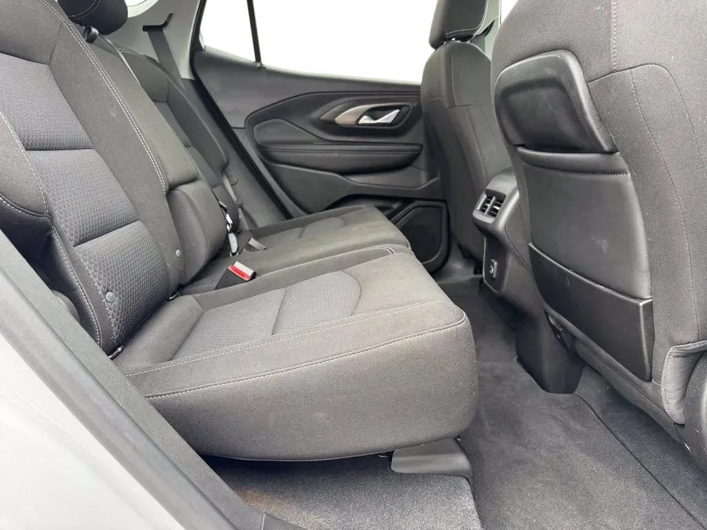 Used 2022 GMC Terrain SLE w/ Driver Convenience Package AWD/4WD image 16