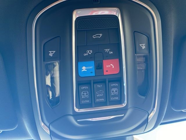 New 2025 Jeep Grand Cherokee L Summit image 34