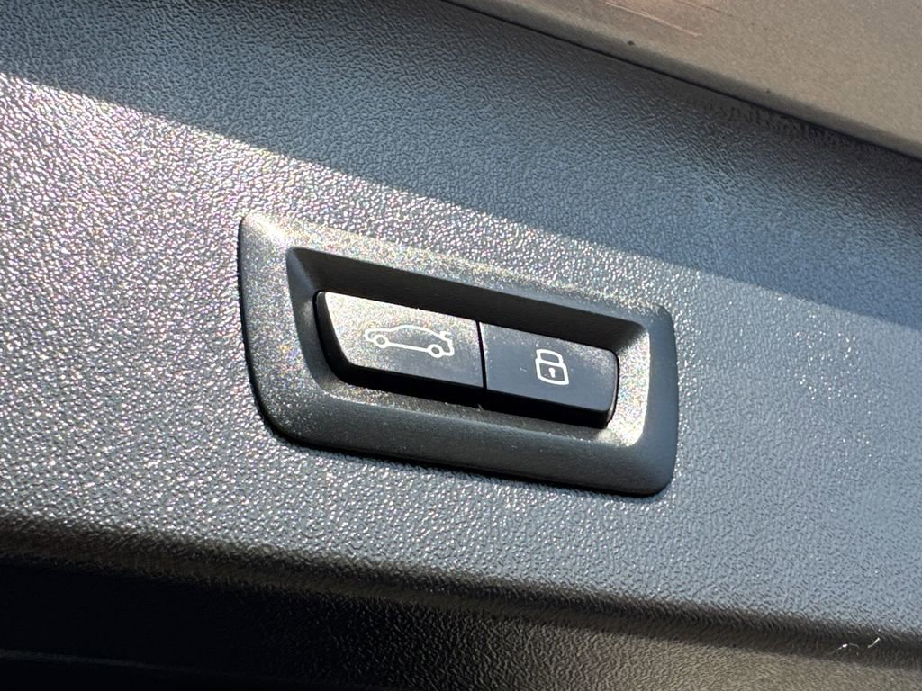 Used 2025 BMW X3 xDrive30i w/ Premium Package image 11