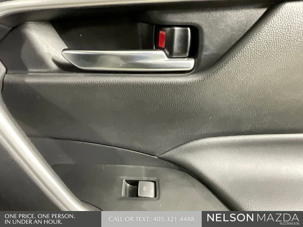 Used 2024 Toyota RAV4 SE image 19