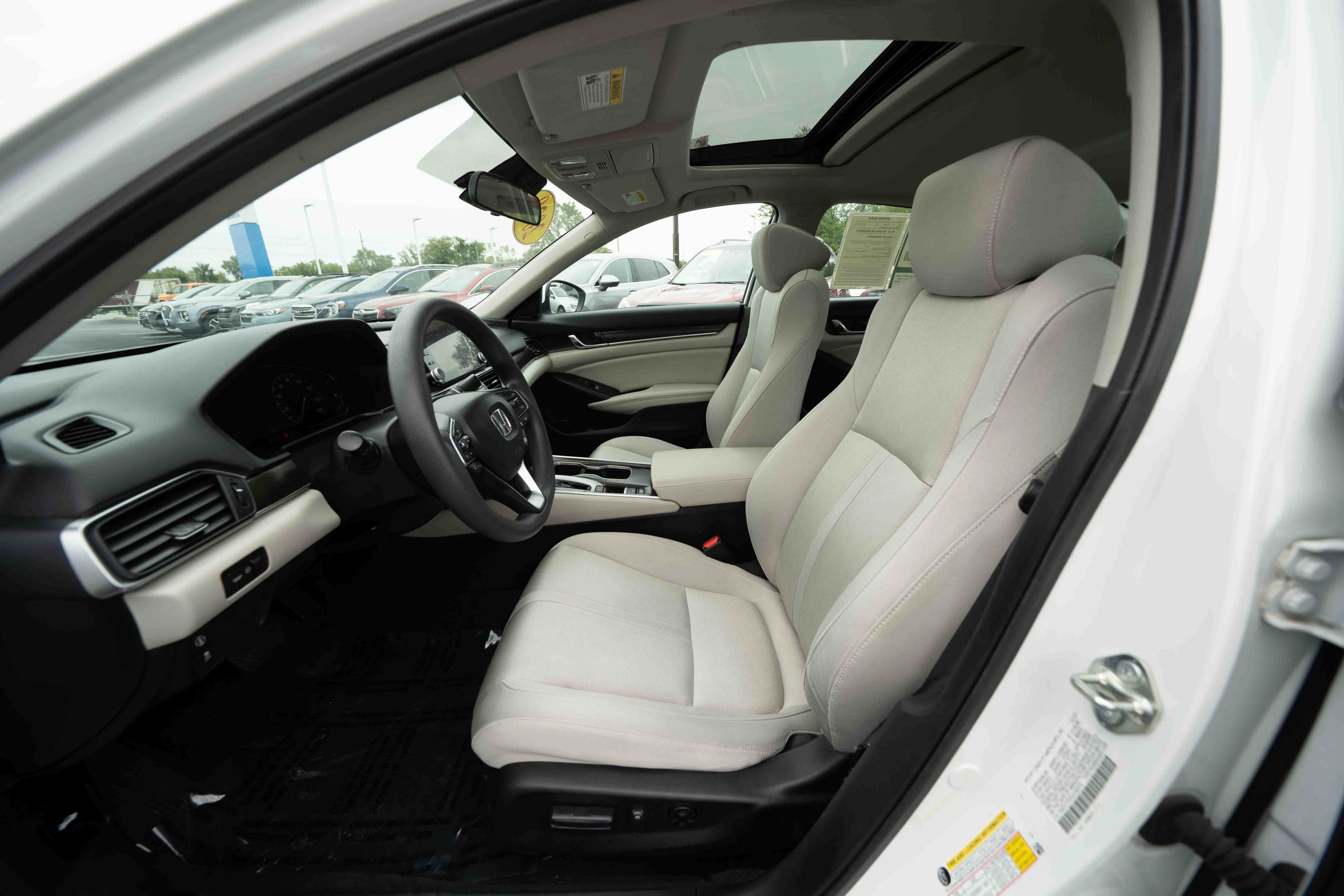 Used 2020 Honda Accord EX image 9