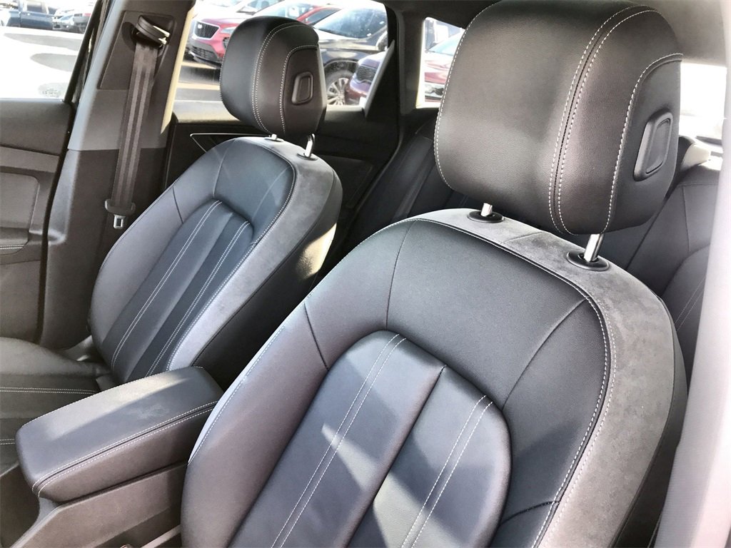 Used 2024 Audi Q4 e-tron Premium Plus image 11