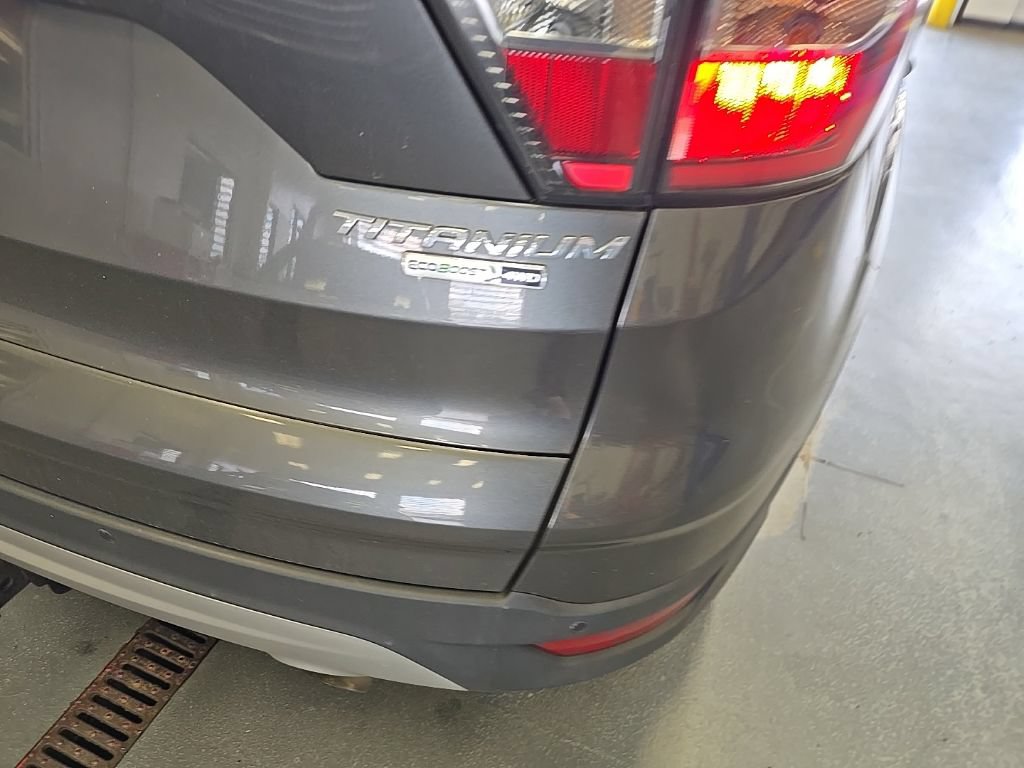 Used 2017 Ford Escape Titanium AWD/4WD image 4