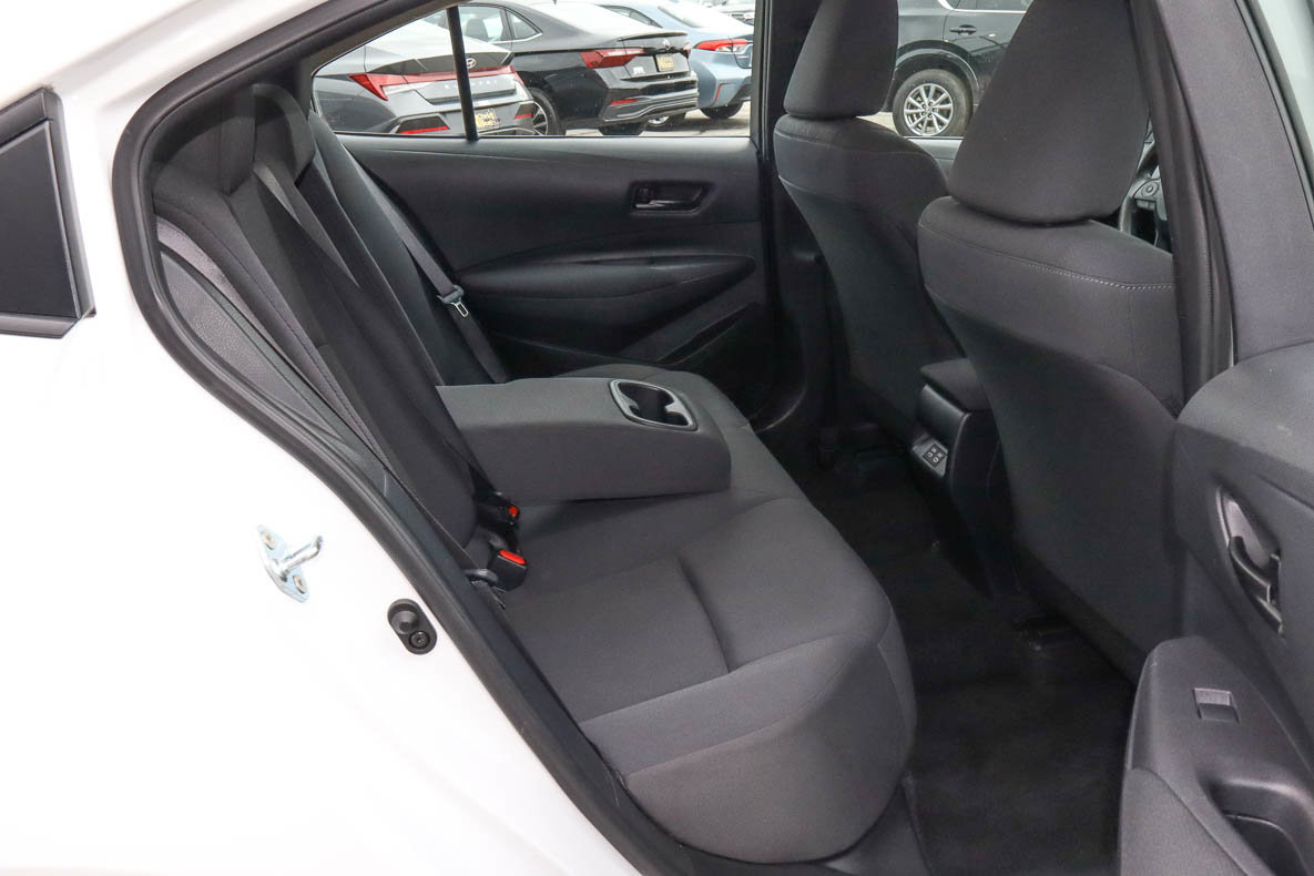 Used 2024 Toyota Corolla LE FWD image 21