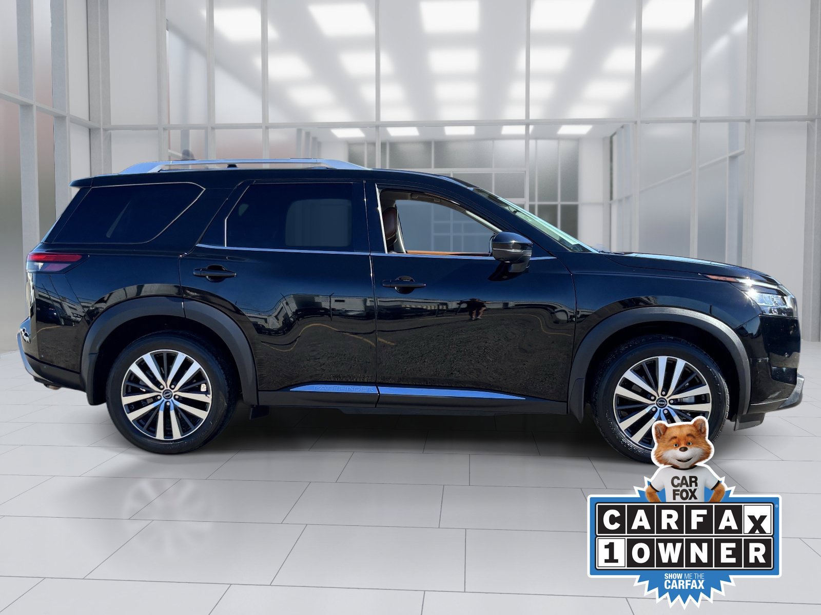 Used 2022 Nissan Pathfinder Platinum w/ Cargo Package FWD image 7