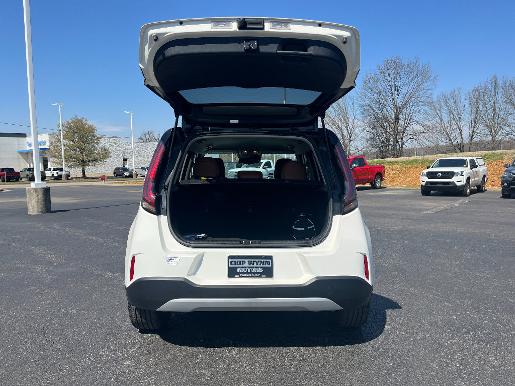 Used 2025 Kia Soul EX image 10