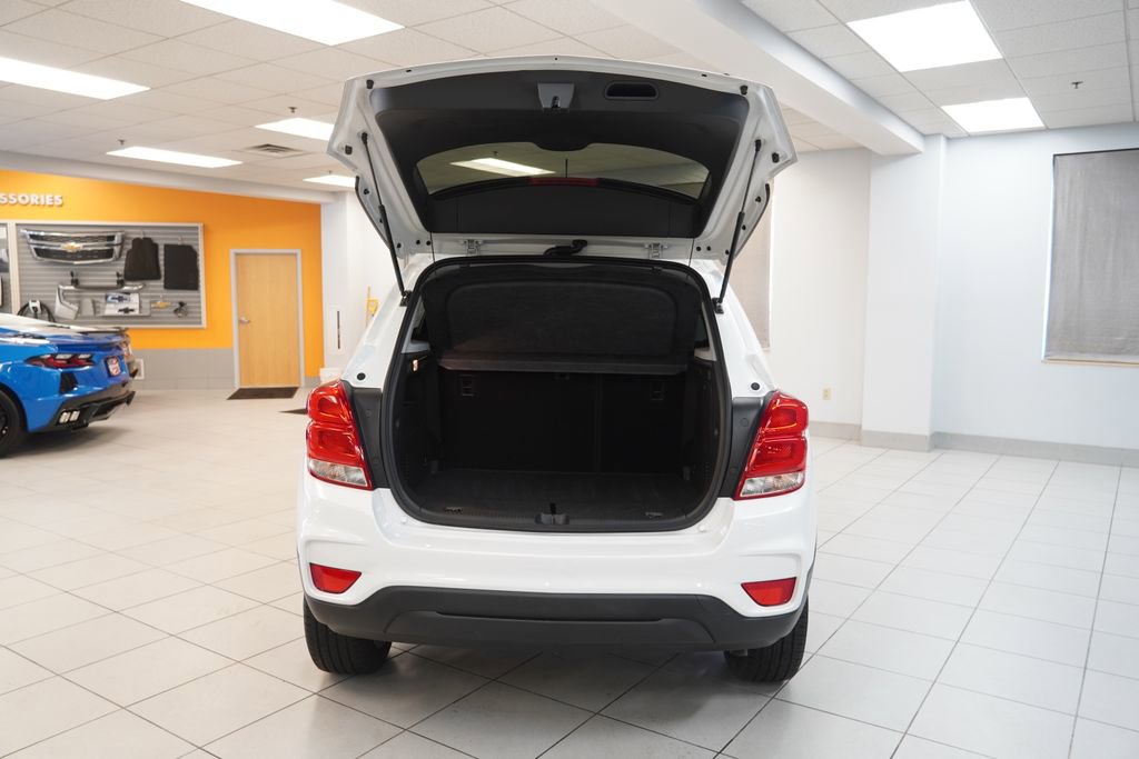 Used 2022 Chevrolet Trax LT w/ Sport Edition image 9