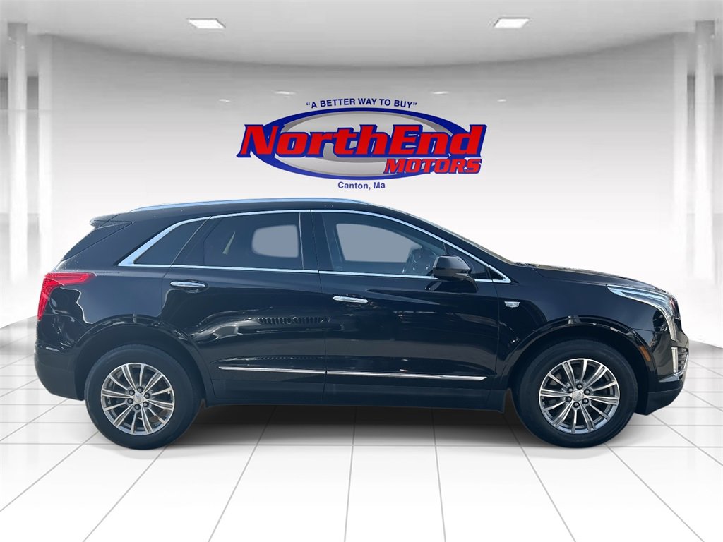 Used 2017 Cadillac XT5 Luxury image 2