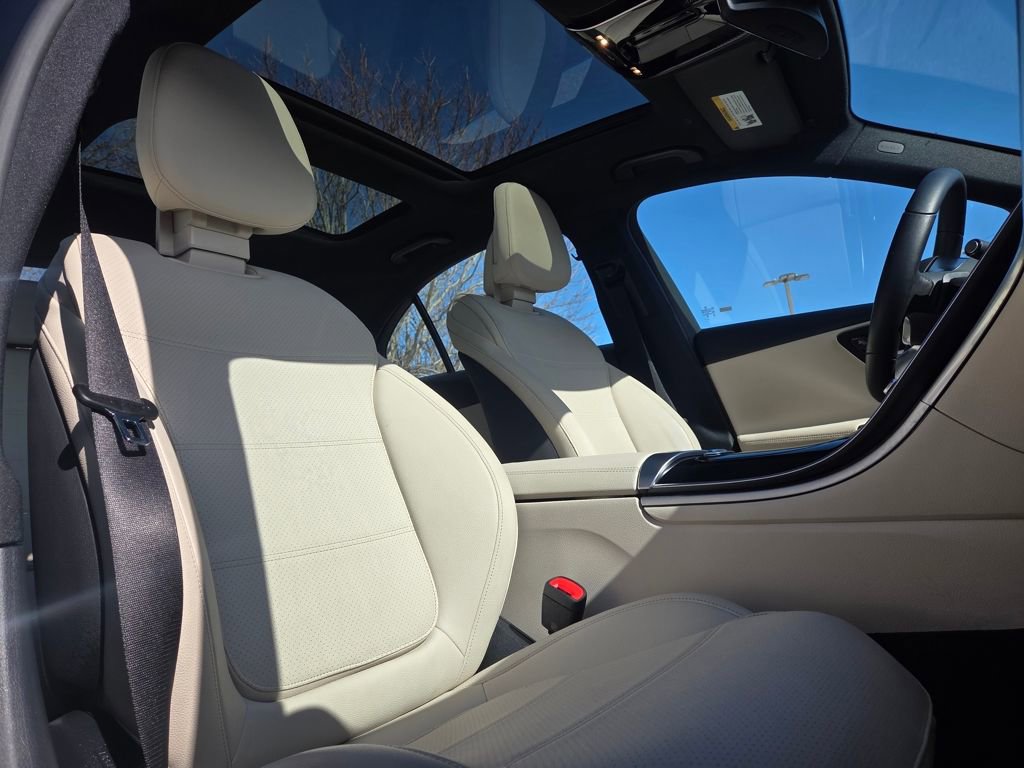 Used 2024 Mercedes-Benz C 300 4MATIC Sedan w/ Exclusive Trim Package image 22