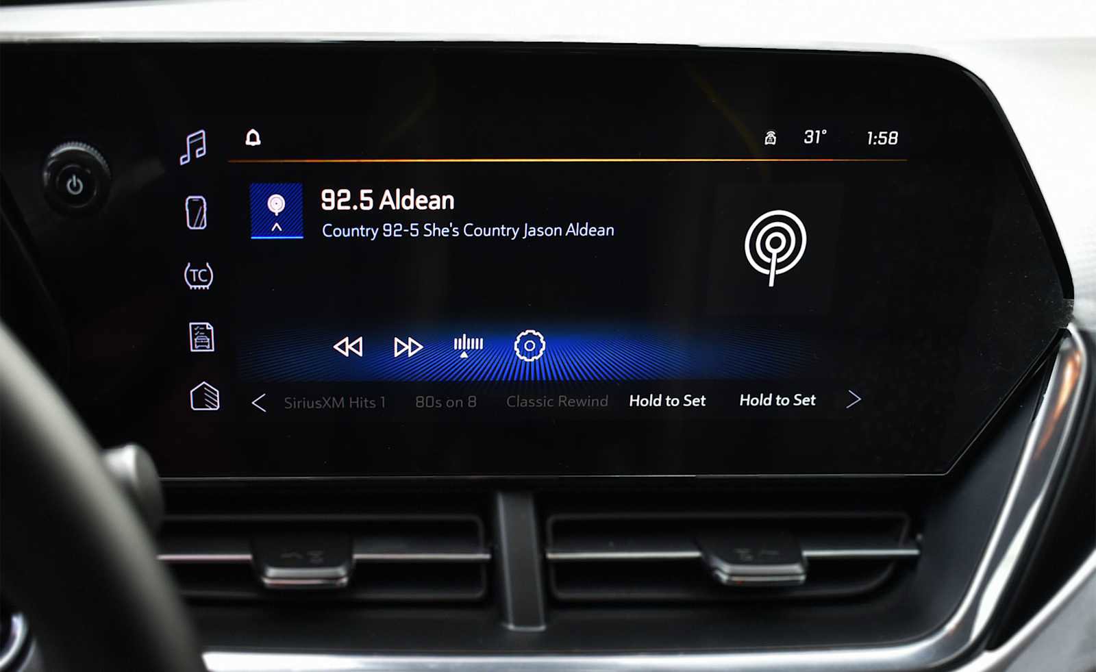 Used 2025 Chevrolet Trax ACTIV w/ Sunroof Package image 18