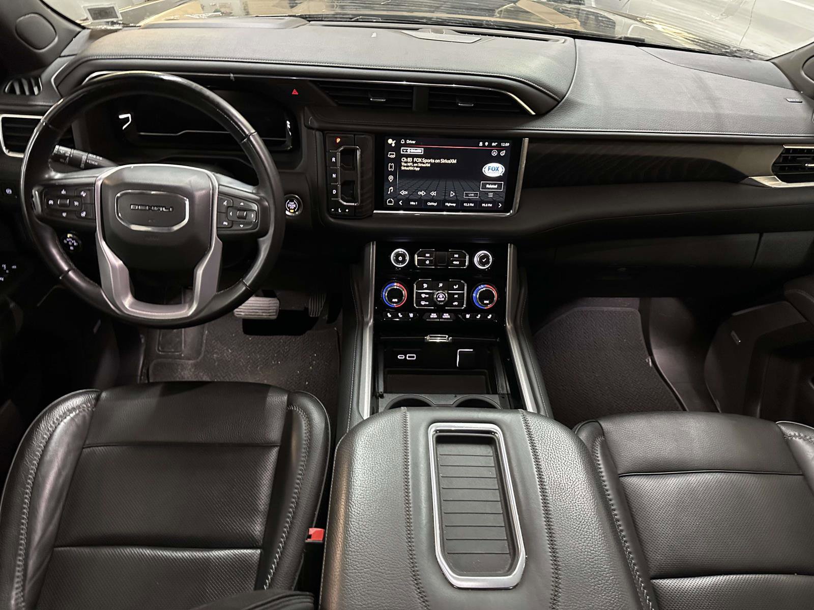 Used 2023 GMC Yukon Denali image 16