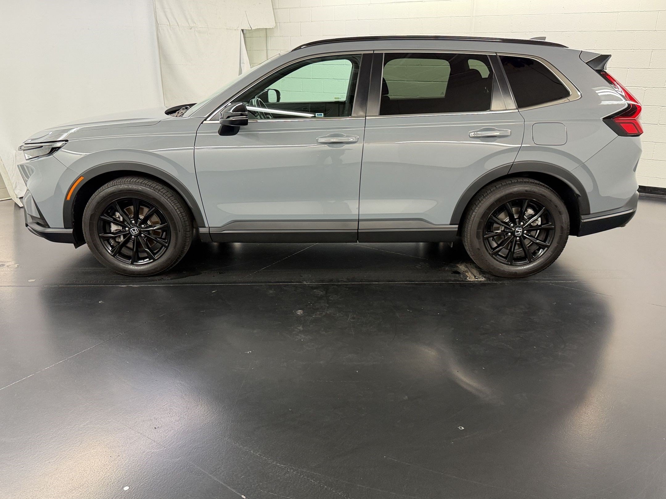Used 2023 Honda CR-V Sport image 2