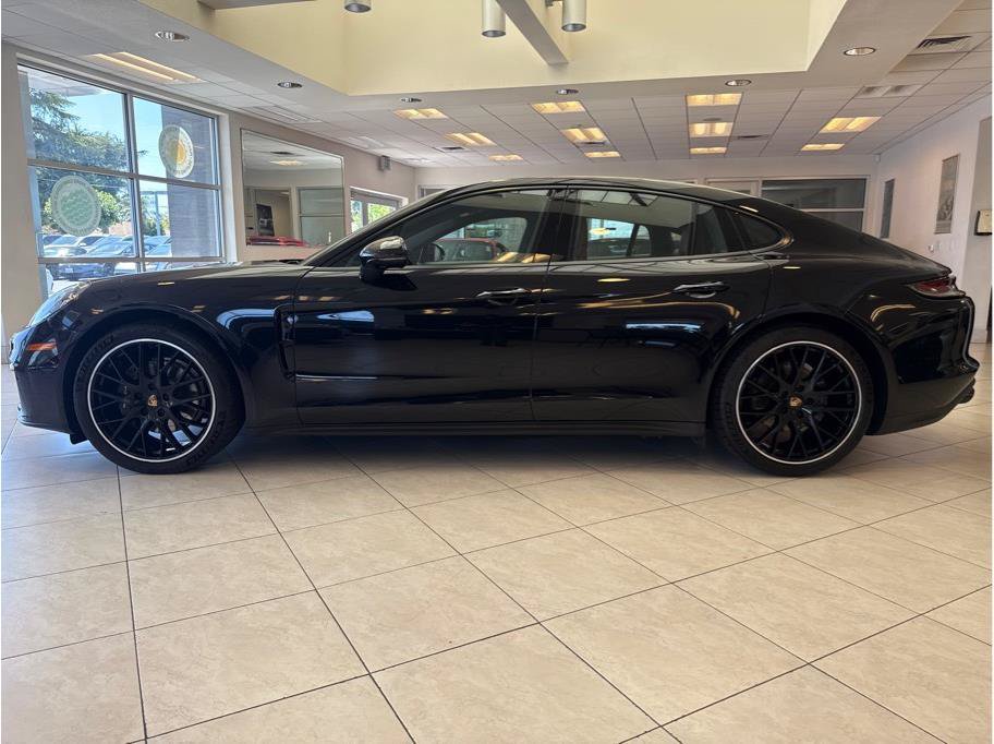 Used 2021 Porsche Panamera image 8