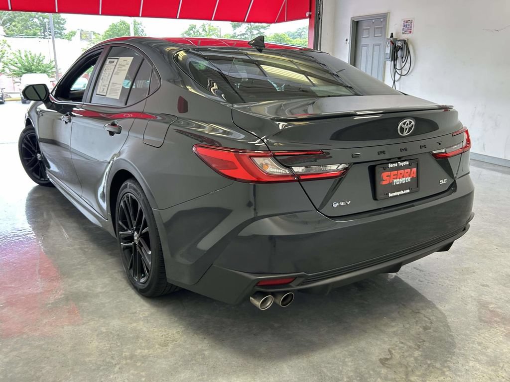 Used 2025 Toyota Camry SE w/ Convenience Package FWD image 5