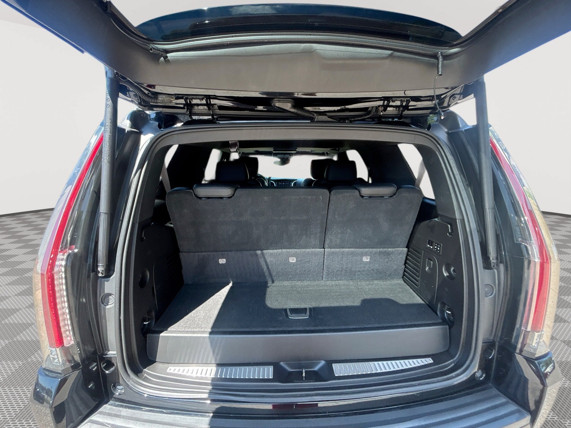 Used 2016 Cadillac Escalade Platinum AWD/4WD image 22