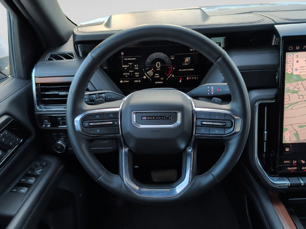 Used 2025 GMC Yukon Denali AWD/4WD image 11