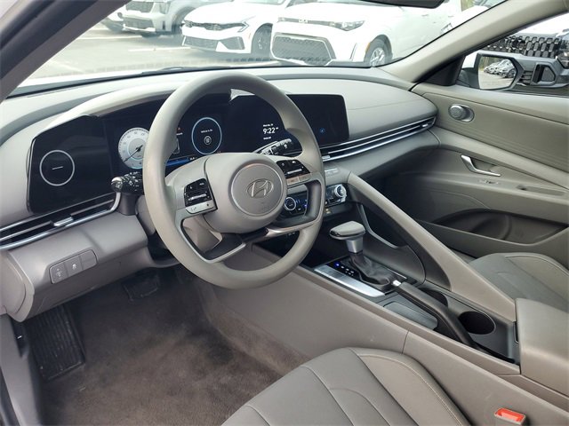 Used 2024 Hyundai Elantra SEL image 11