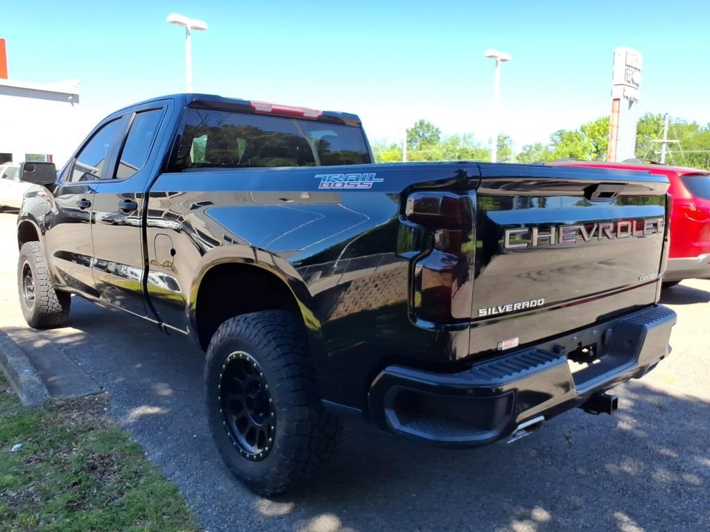 Used 2019 Chevrolet Silverado 1500 Custom Trail Boss w/ Infotainment Package AWD/4WD image 4