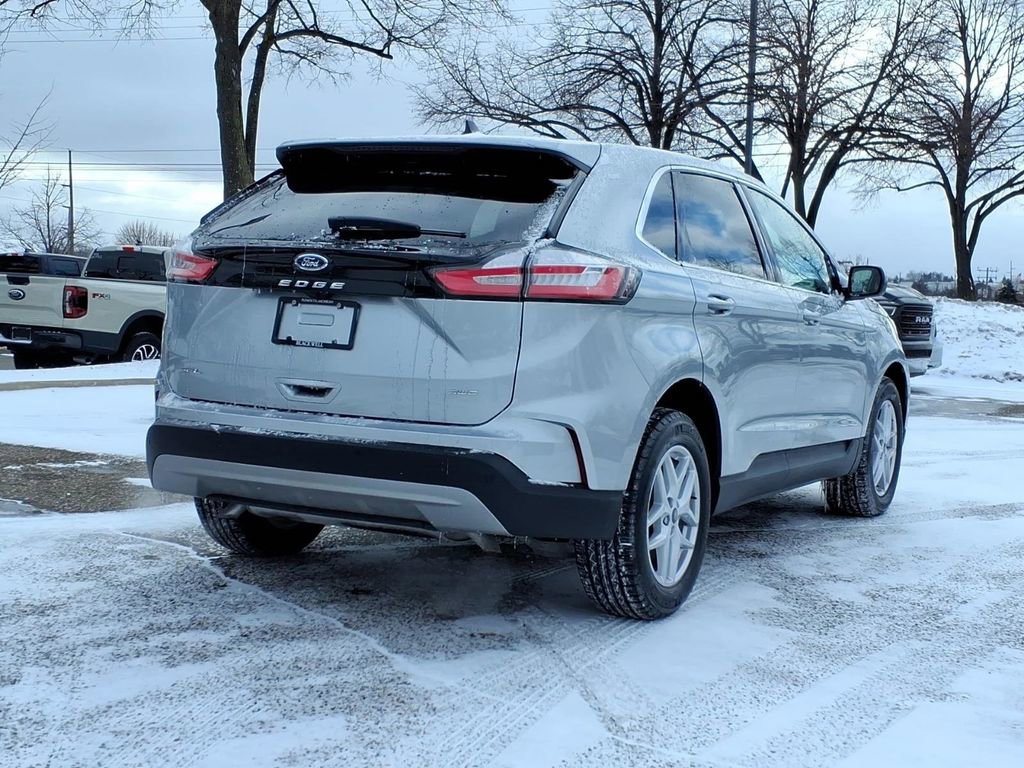 Used 2024 Ford Edge SEL w/ Convenience Package image 5