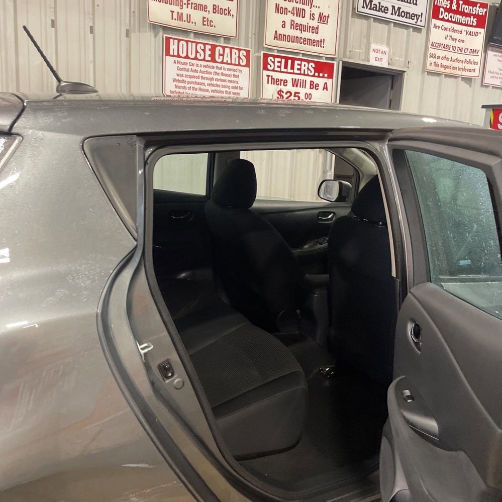 Used 2017 Nissan Leaf S w/ Charge Package image 18