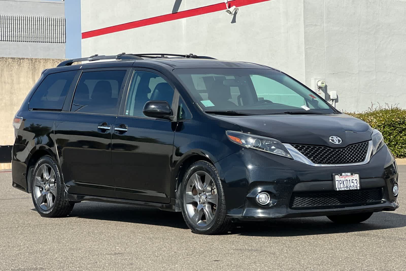 Used 2015 Toyota Sienna SE w/ SE Preferred Package FWD image 5