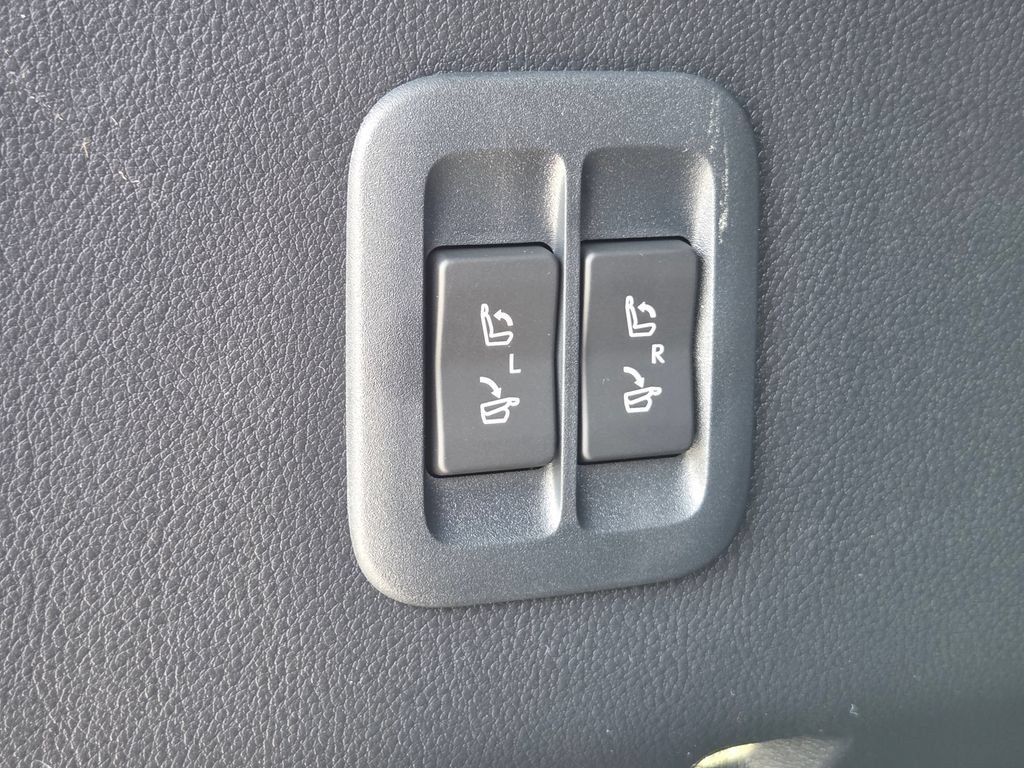 New 2026 Lexus TX 500h AWD image 30